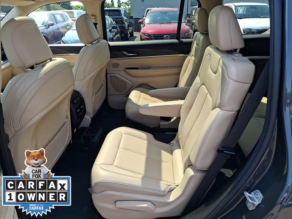 Used 2022 Jeep Grand Cherokee L Limited AWD/4WD image 11