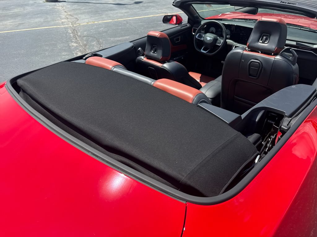 Used 2025 Ford Mustang Premium RWD image 33