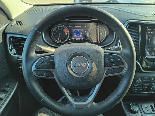 Used 2019 Jeep Cherokee Limited image 20