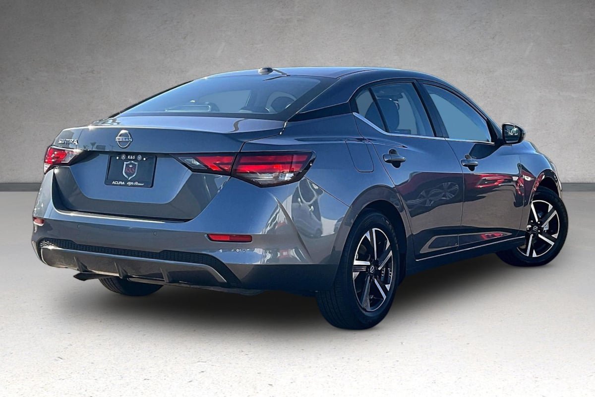 Used 2025 Nissan Sentra SV FWD image 34