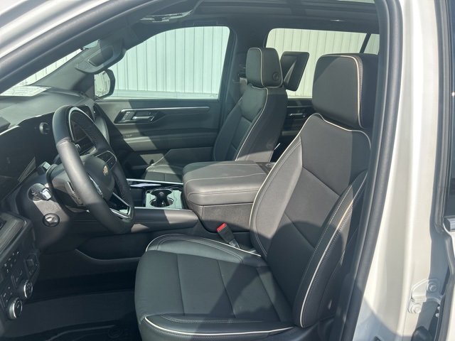 New 2025 Chevrolet Suburban Premier image 26