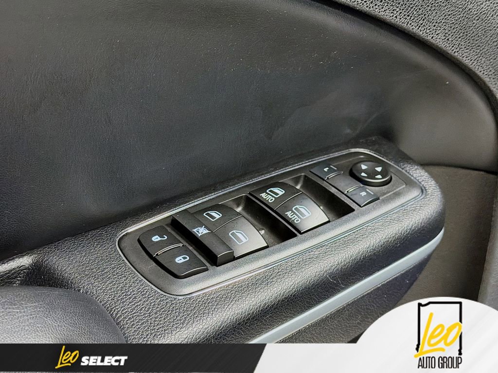 Used 2022 Dodge Charger SXT w/ Leather Interior Group image 17