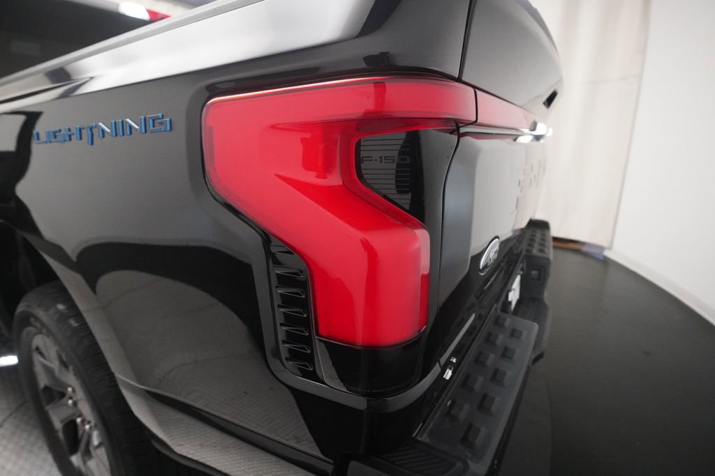 Used 2023 Ford F150 Lightning Lariat w/ Equipment Group 511A High image 32