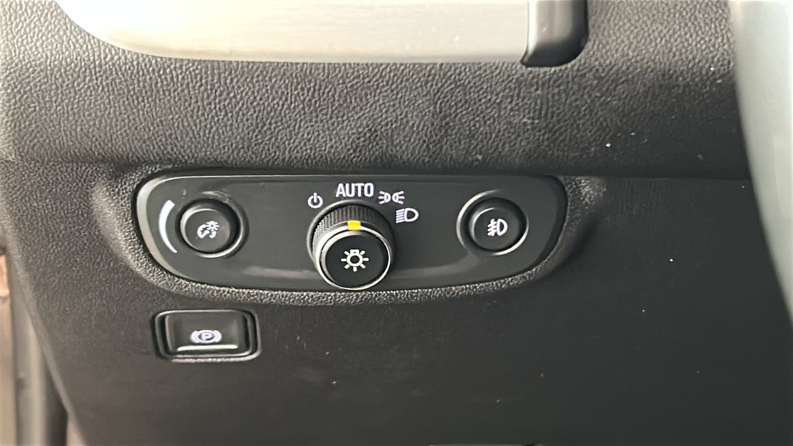Used 2024 GMC Terrain SLT AWD/4WD image 22