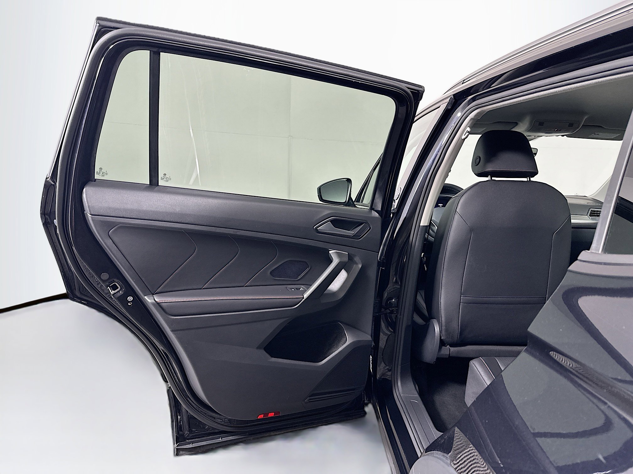 Used 2024 Volkswagen Tiguan Wolfsburg Edition image 25