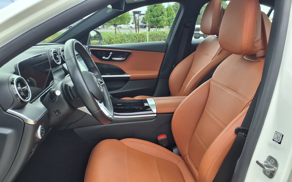 Used 2025 Mercedes-Benz C 300 Sedan image 12