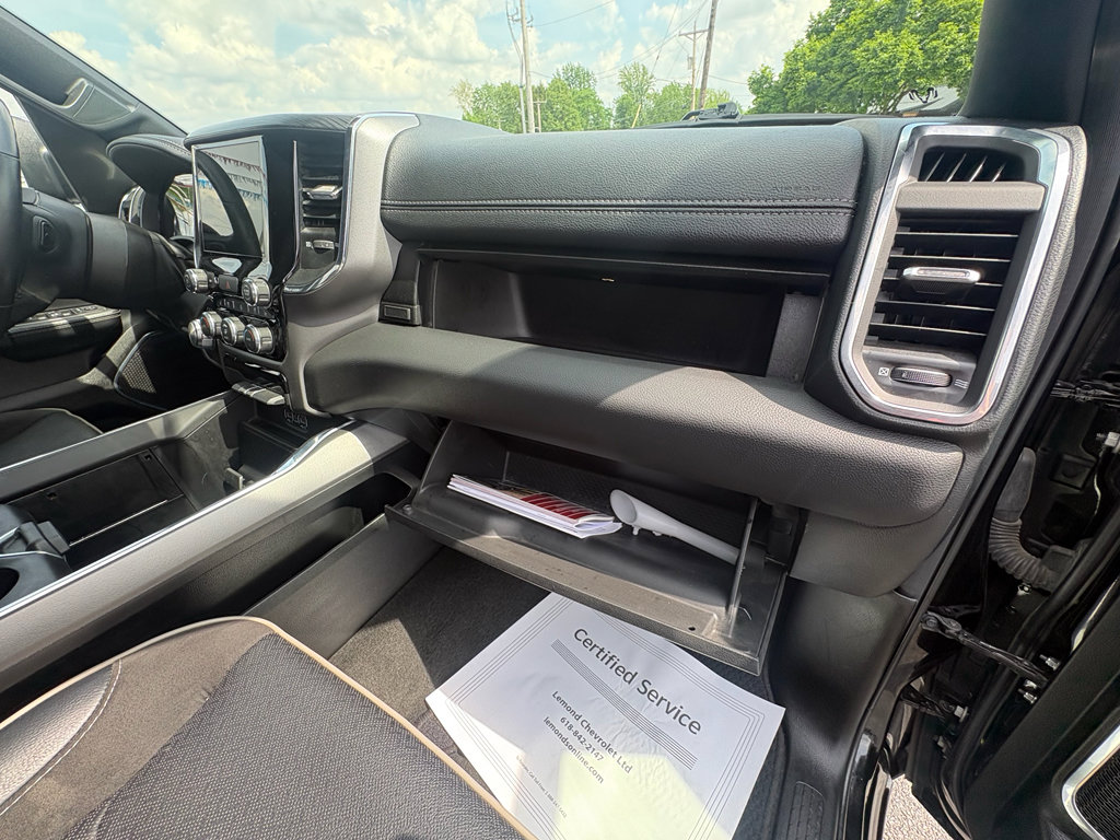 Used 2024 RAM 1500 Laramie AWD/4WD image 31