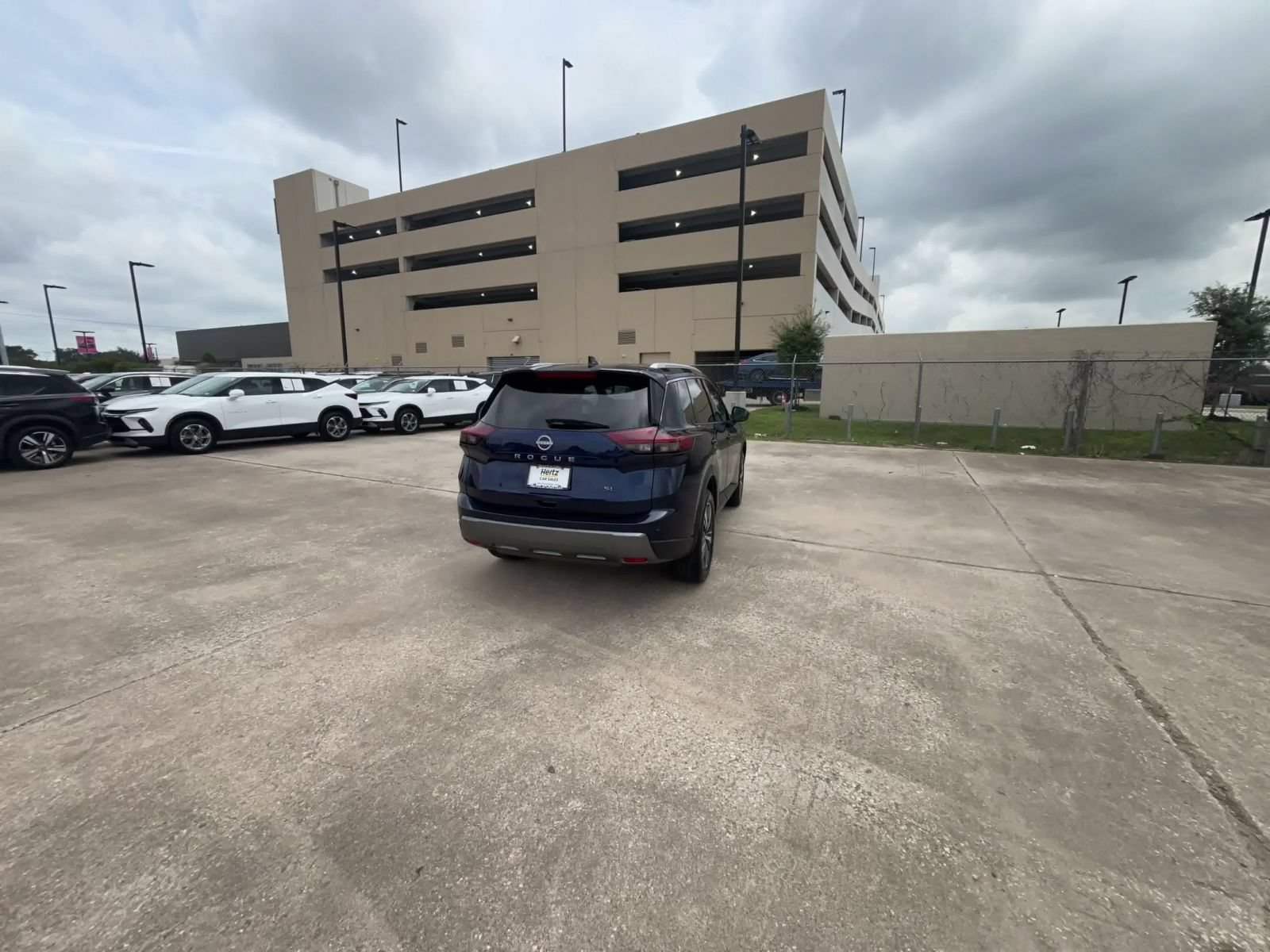 Used 2026 Nissan Rogue SL FWD image 13
