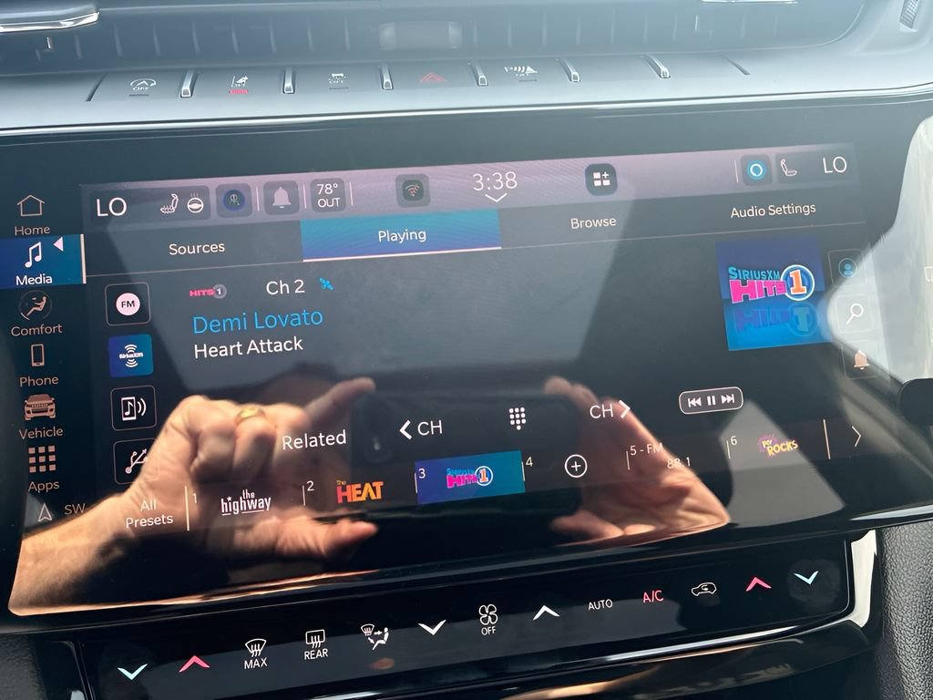 New 2027 Jeep Grand Cherokee Limited AWD/4WD image 32