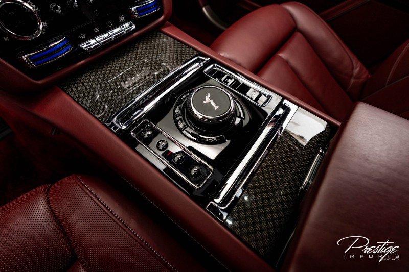 Used 2022 Rolls-Royce Ghost Black Badge image 36