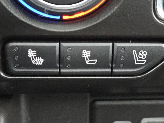 Used 2021 Chevrolet Tahoe Premier w/ Premium Package image 5