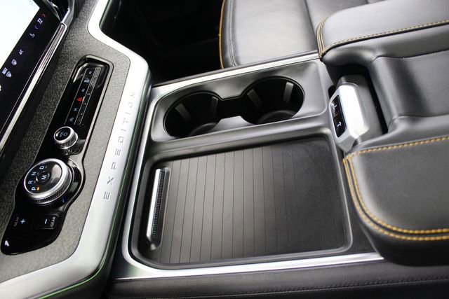 Used 2025 Ford Expedition Tremor AWD/4WD image 24