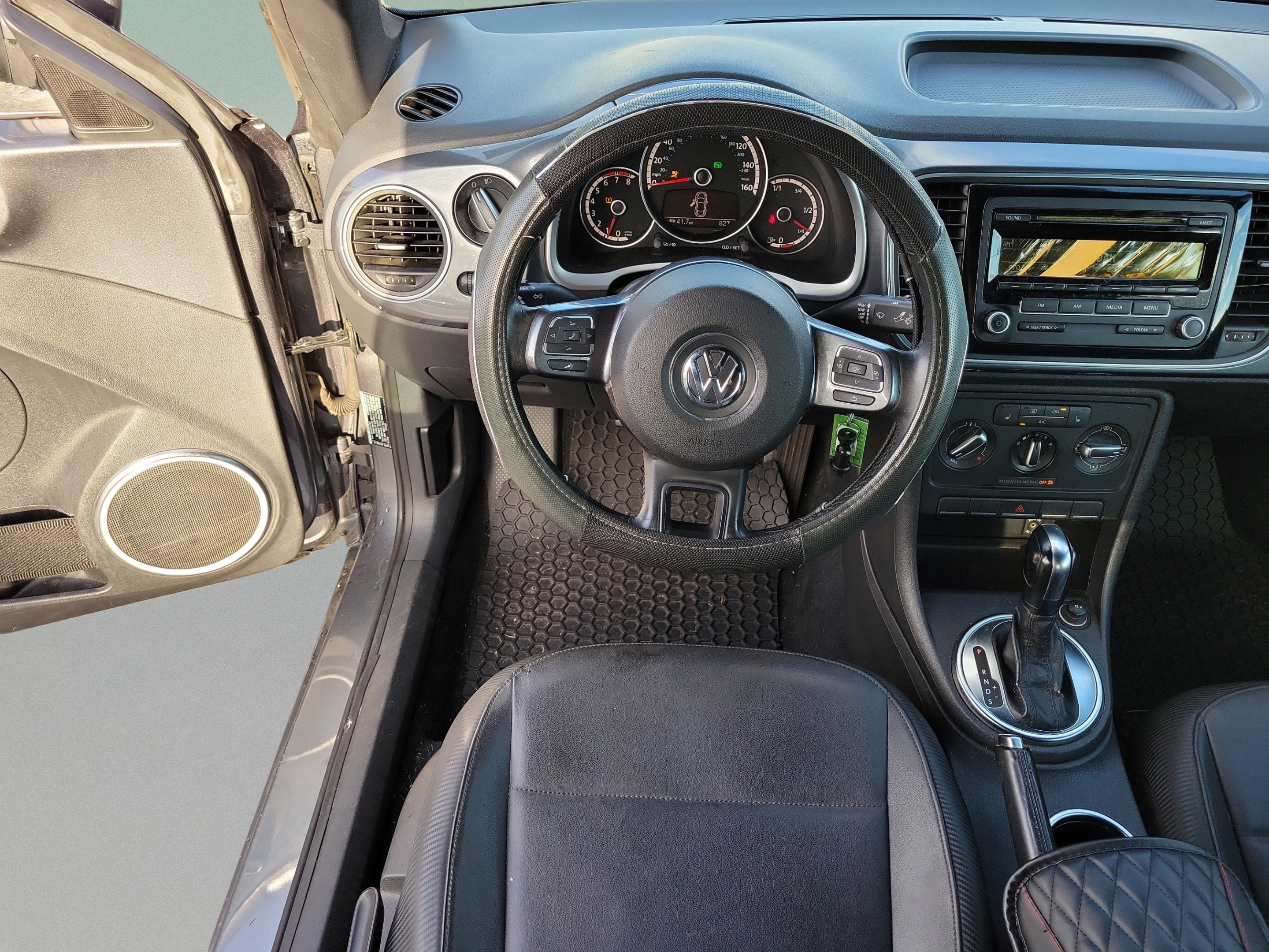Used 2014 Volkswagen Beetle 2.5 FWD image 7