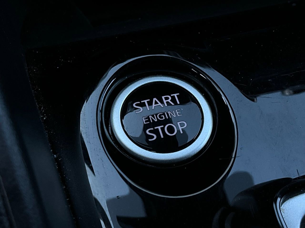 Used 2025 Nissan Versa SV image 21