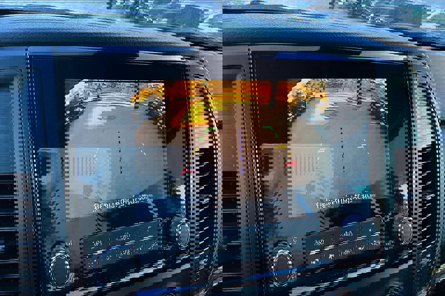 Used 2022 Nissan Titan SV image 25