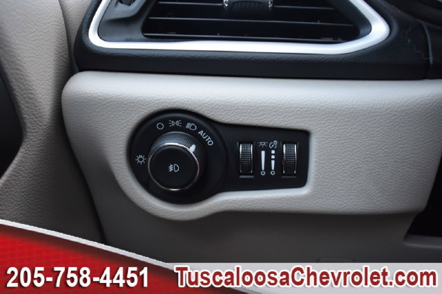 Used 2024 Chrysler Pacifica Touring-L FWD image 46