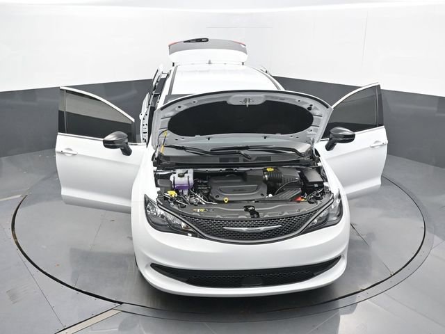 New 2025 Chrysler Voyager LX FWD image 70