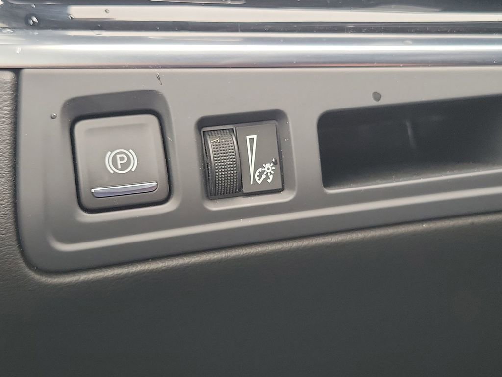 Used 2024 Cadillac XT6 Premium Luxury w/ LPO, Floor Liner Package image 8