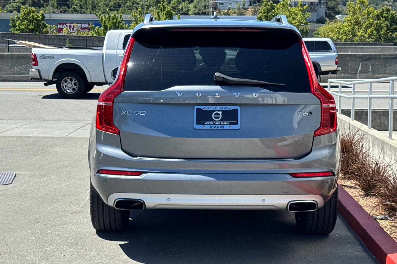 Used 2017 Volvo XC90 T6 Momentum w/ Vision Package AWD/4WD image 7