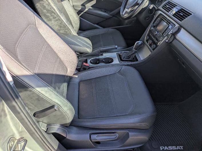 Used 2014 Volkswagen Passat TDI SE FWD image 12
