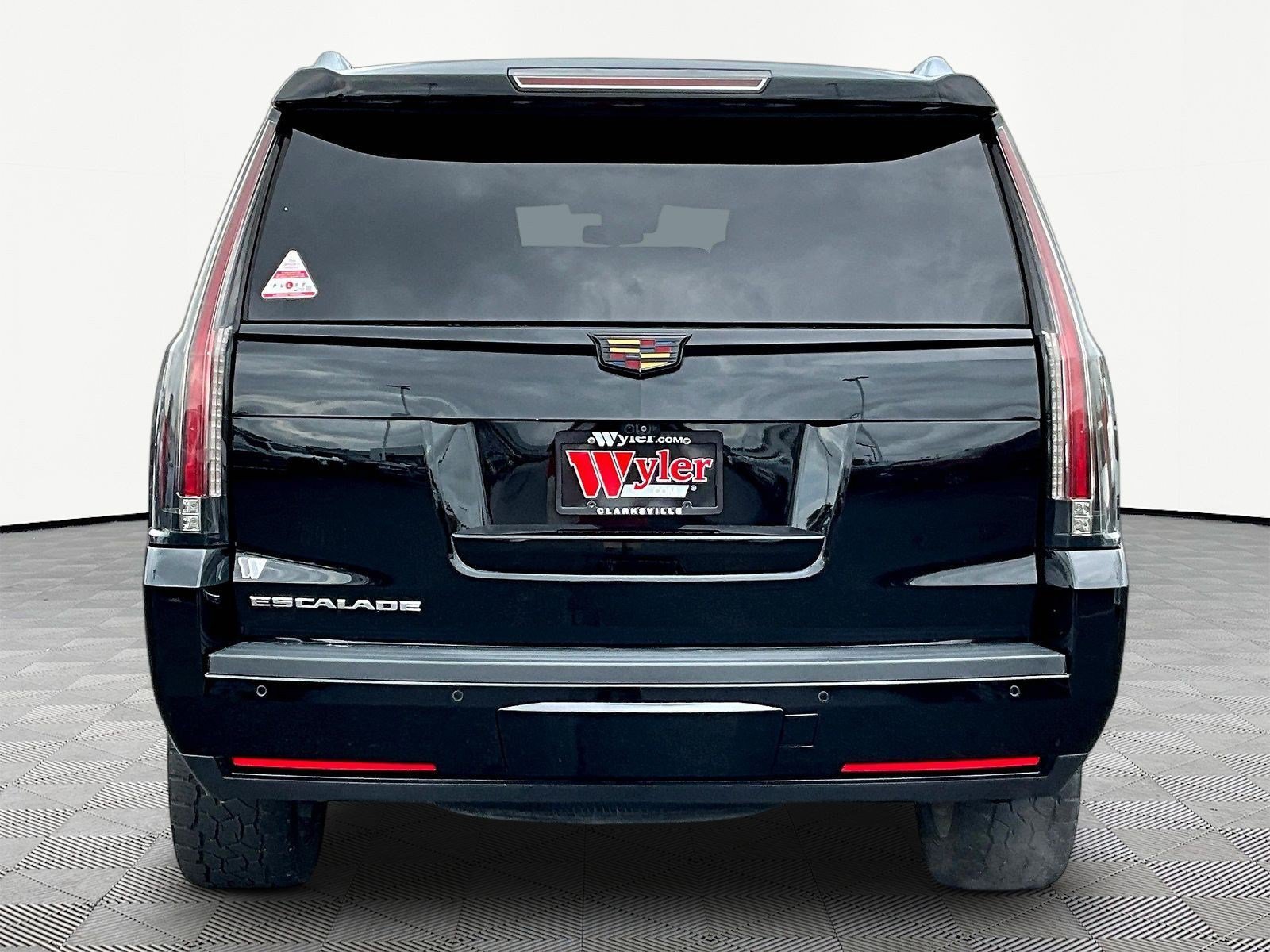Used 2019 Cadillac Escalade Platinum w/ Escalade Sport Edition AWD/4WD image 5