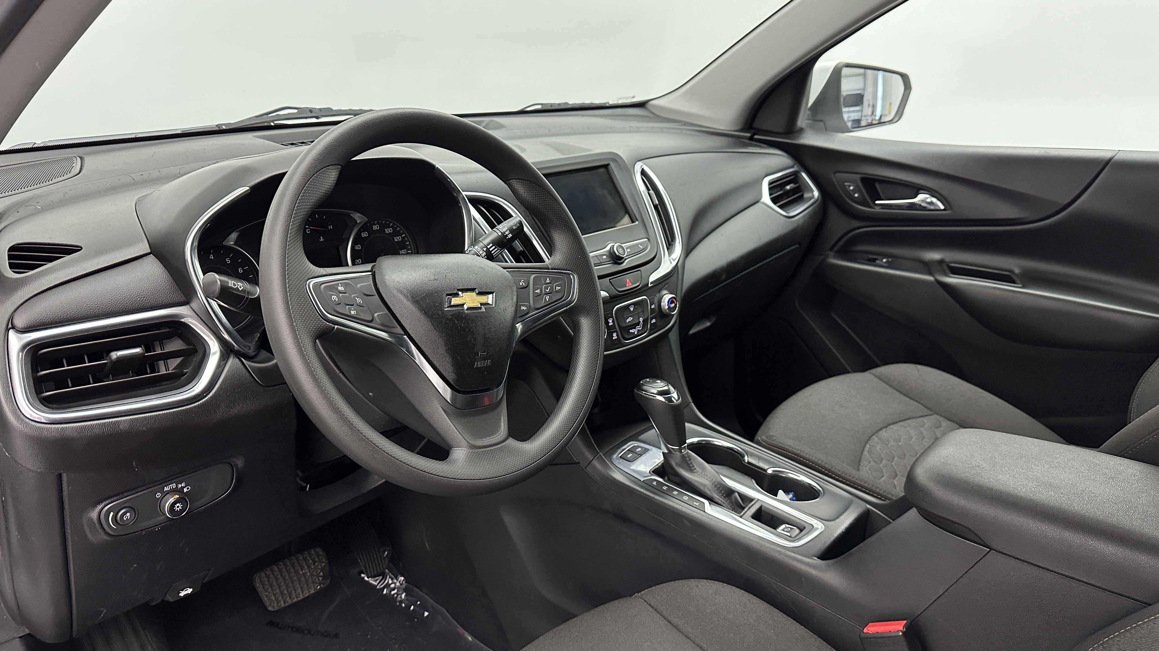 Used 2019 Chevrolet Equinox LT image 8