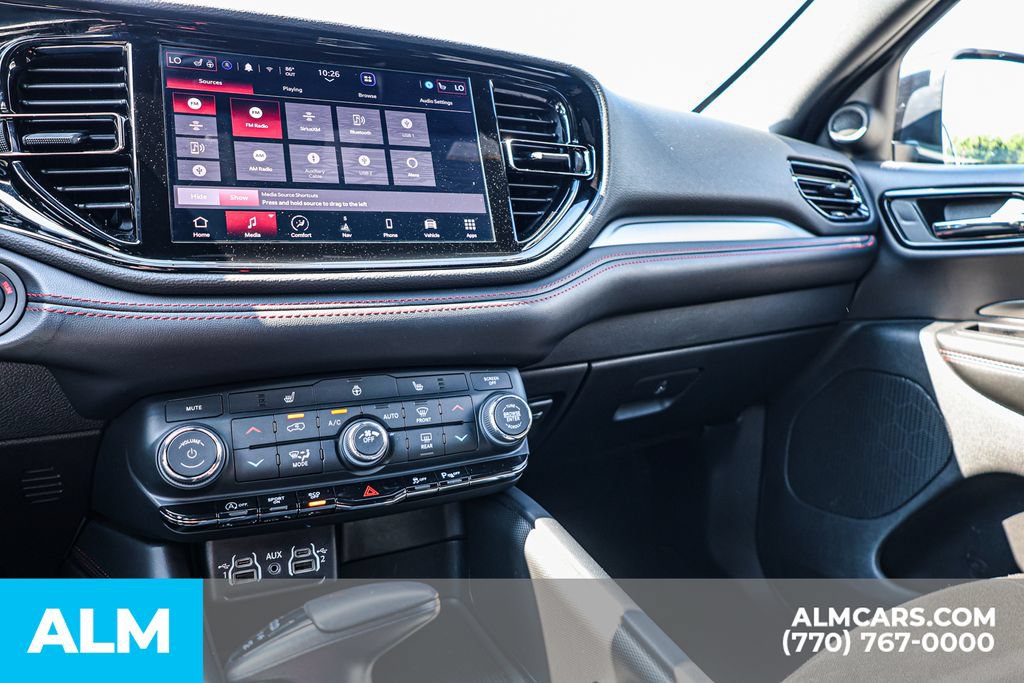 Used 2025 Dodge Durango GT RWD image 39