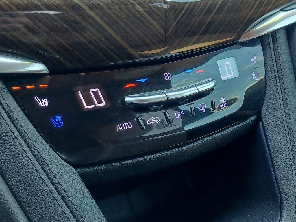 Used 2020 Cadillac XT6 Premium Luxury w/ Platinum Package AWD/4WD image 18
