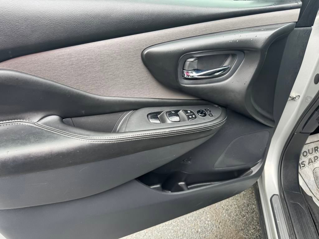 Used 2023 Nissan Murano SV image 13