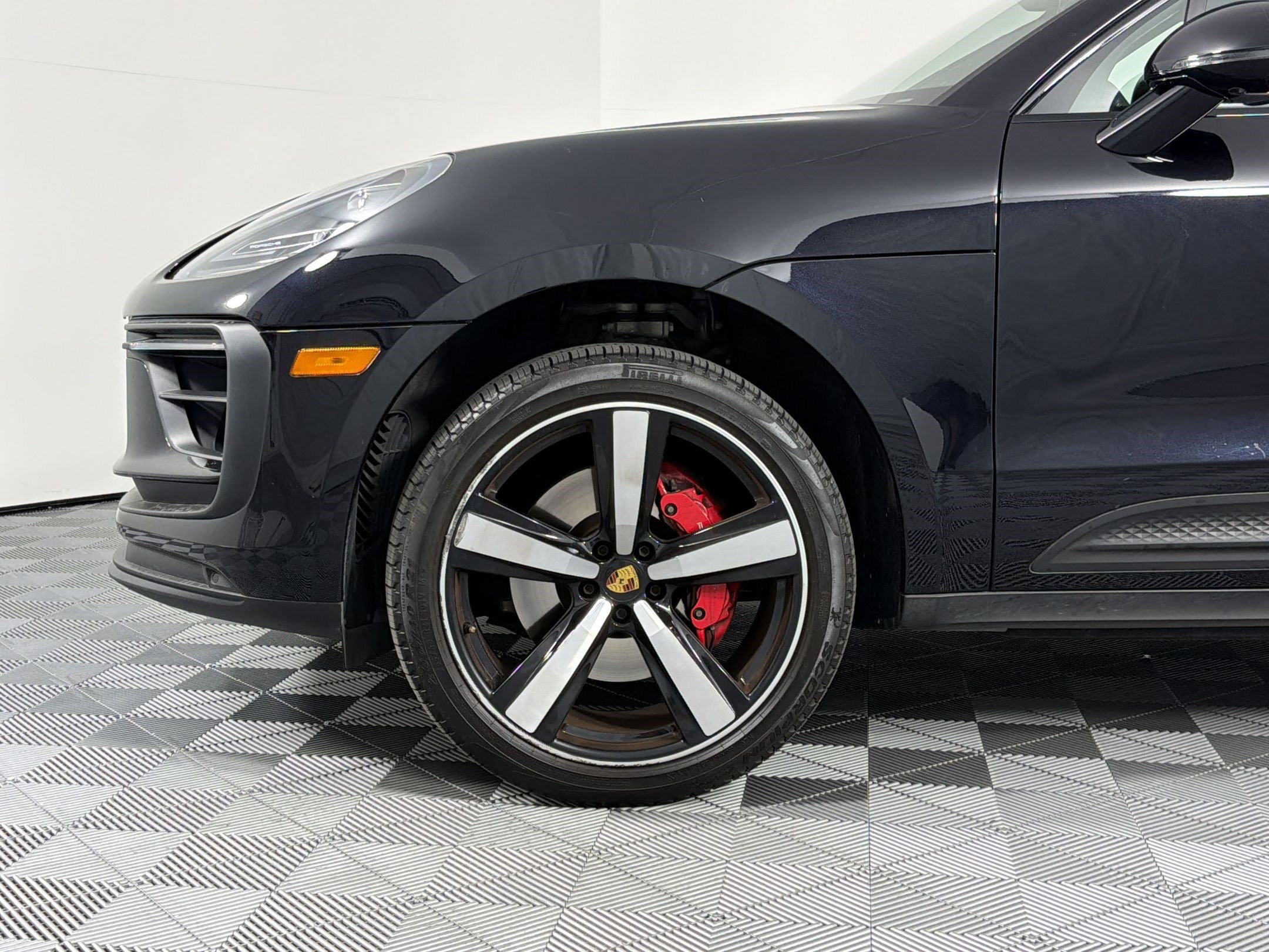 Certified 2024 Porsche Macan S AWD/4WD image 13