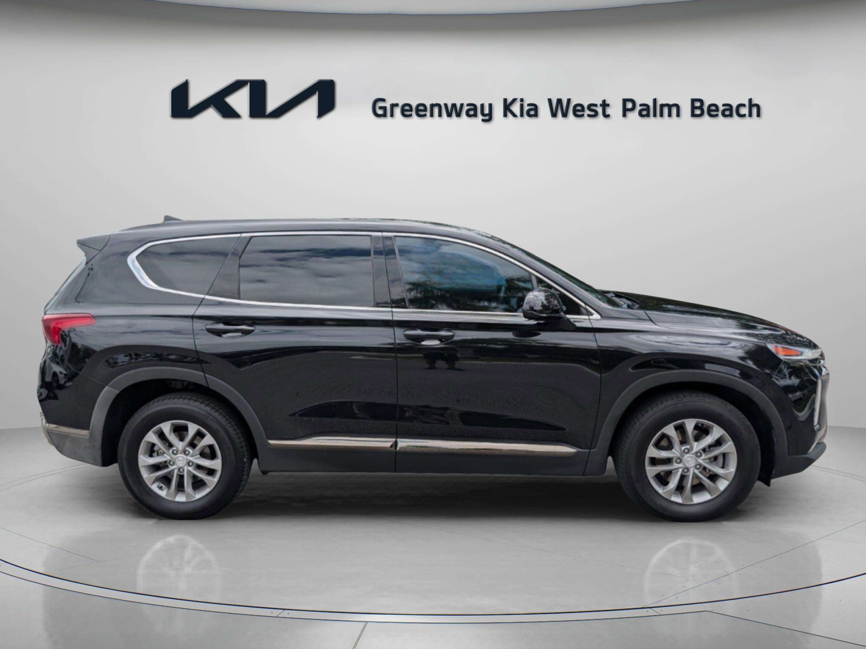 Used 2019 Hyundai Santa Fe SEL FWD image 8
