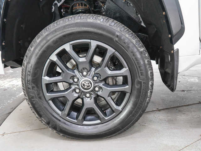 Used 2022 Toyota Tundra Platinum AWD/4WD image 31
