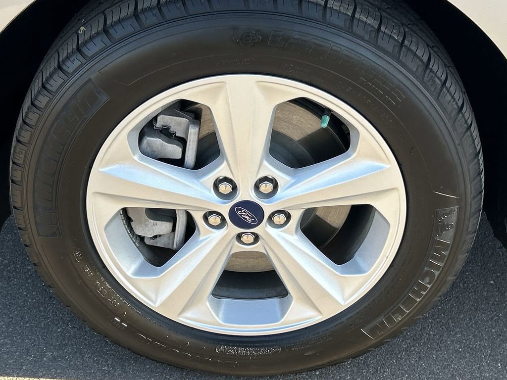 Used 2022 Ford Edge SE image 33