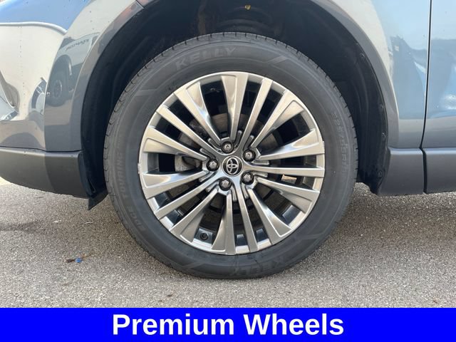 Used 2024 Toyota Venza Limited AWD/4WD image 22