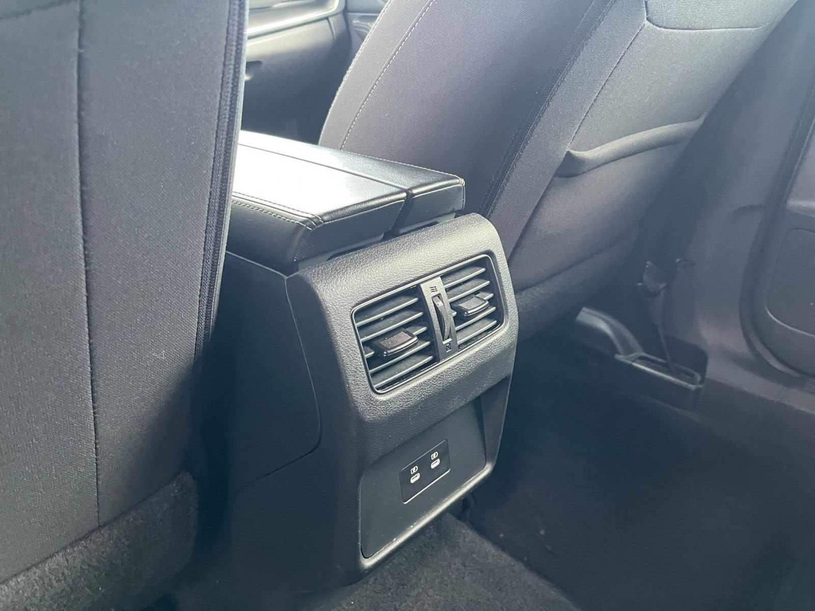 Used 2025 Nissan Rogue SV FWD image 24