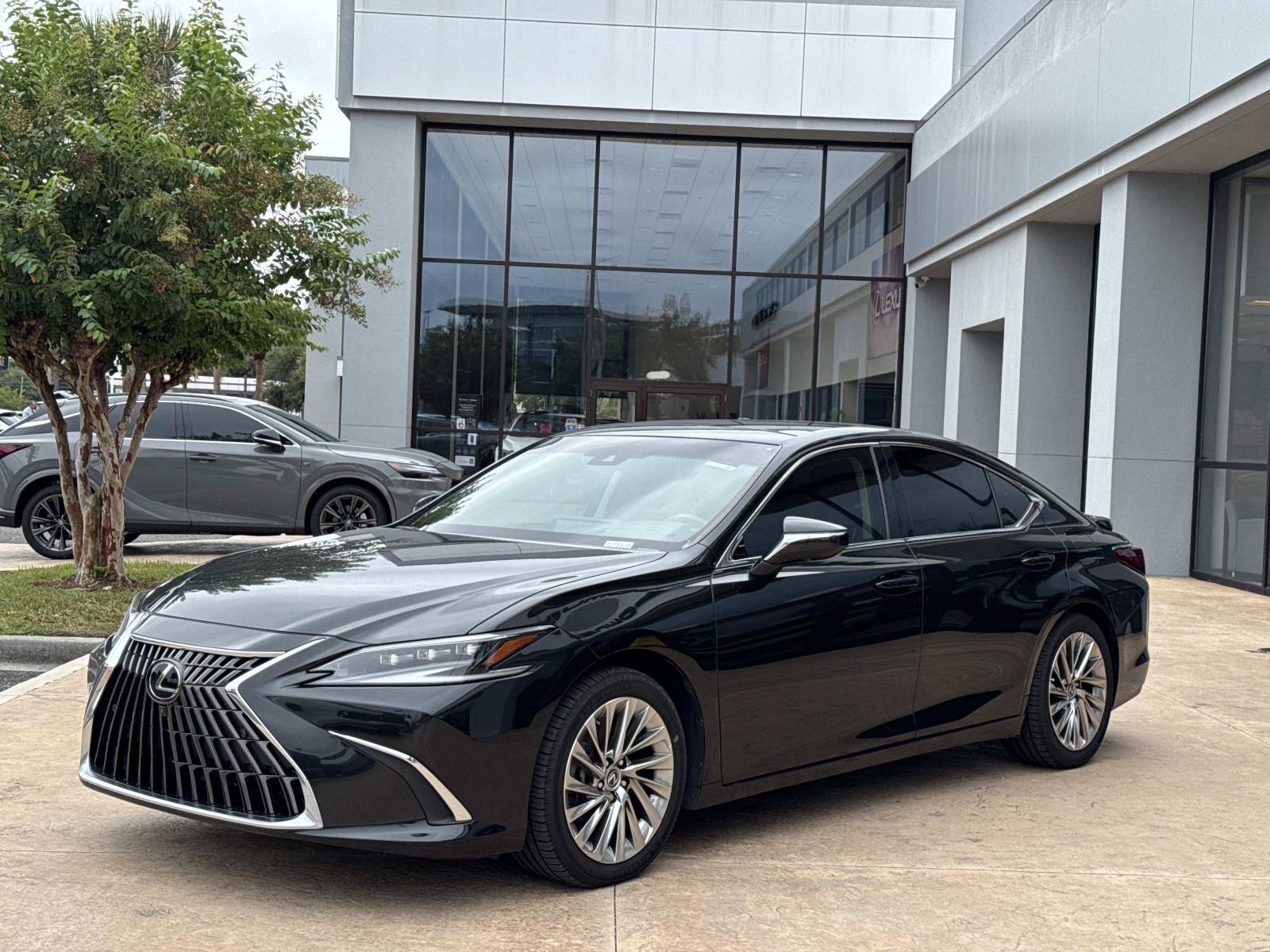 Certified 2022 Lexus ES 350 Ultra Luxury w/ Accessory Package 2 FWD image 7