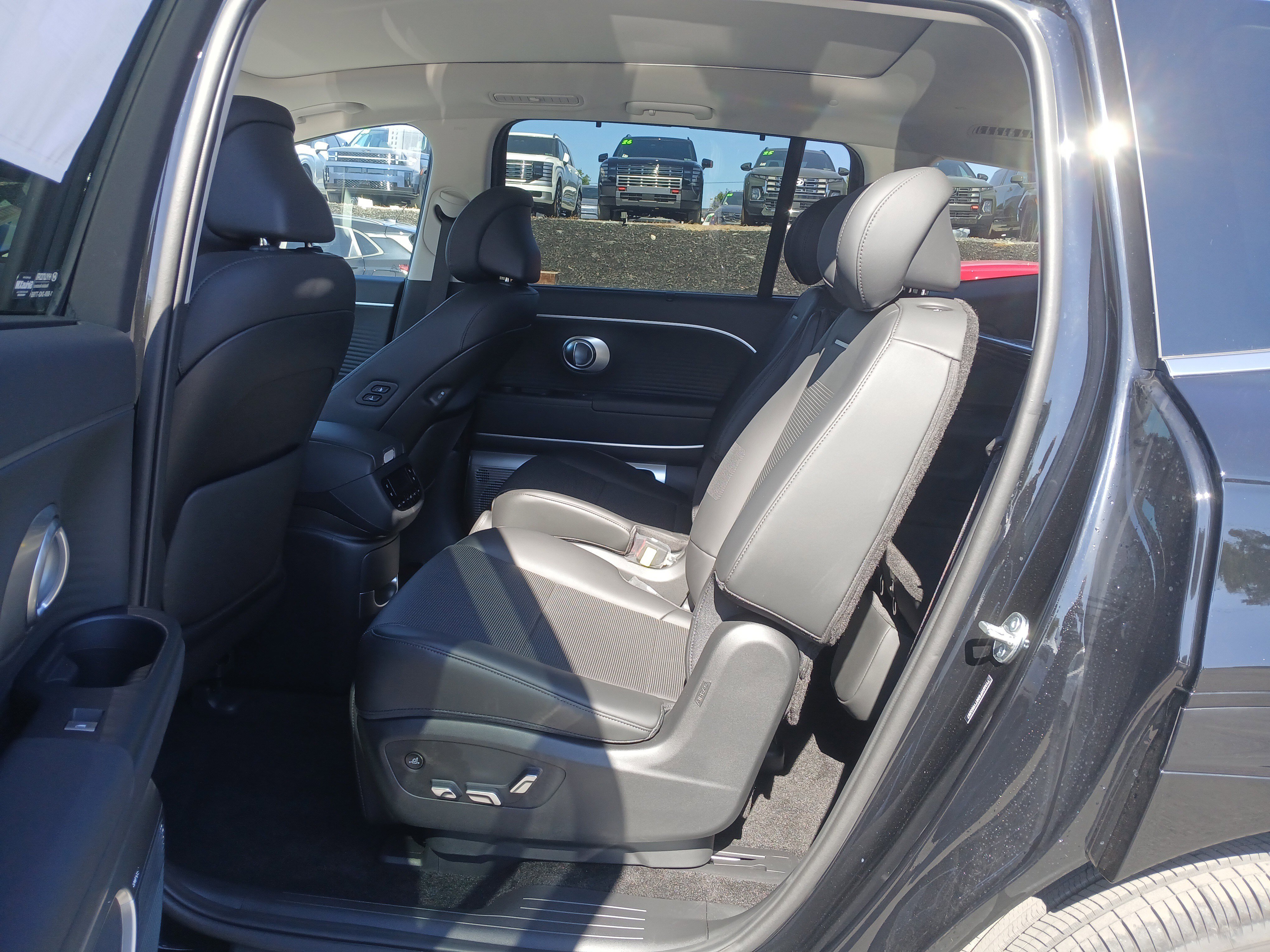 New 2026 Hyundai Ioniq 9 Limited image 13