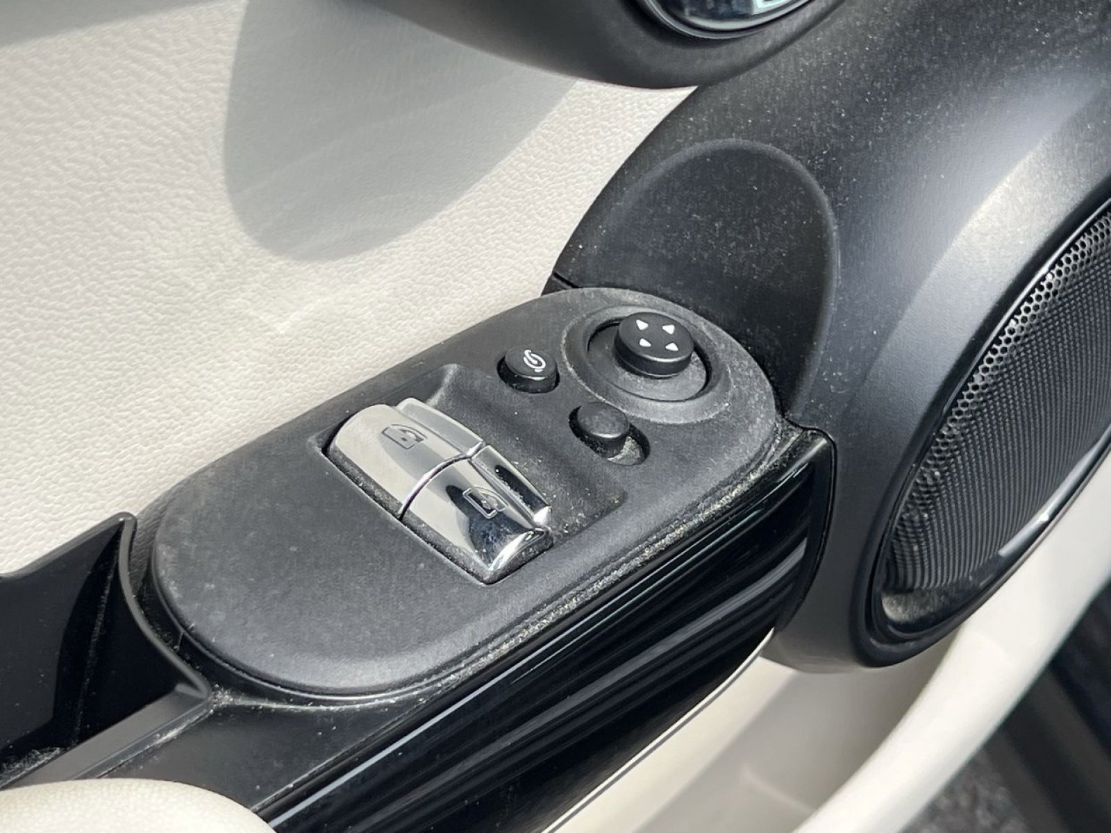 Used 2018 MINI Cooper S image 12