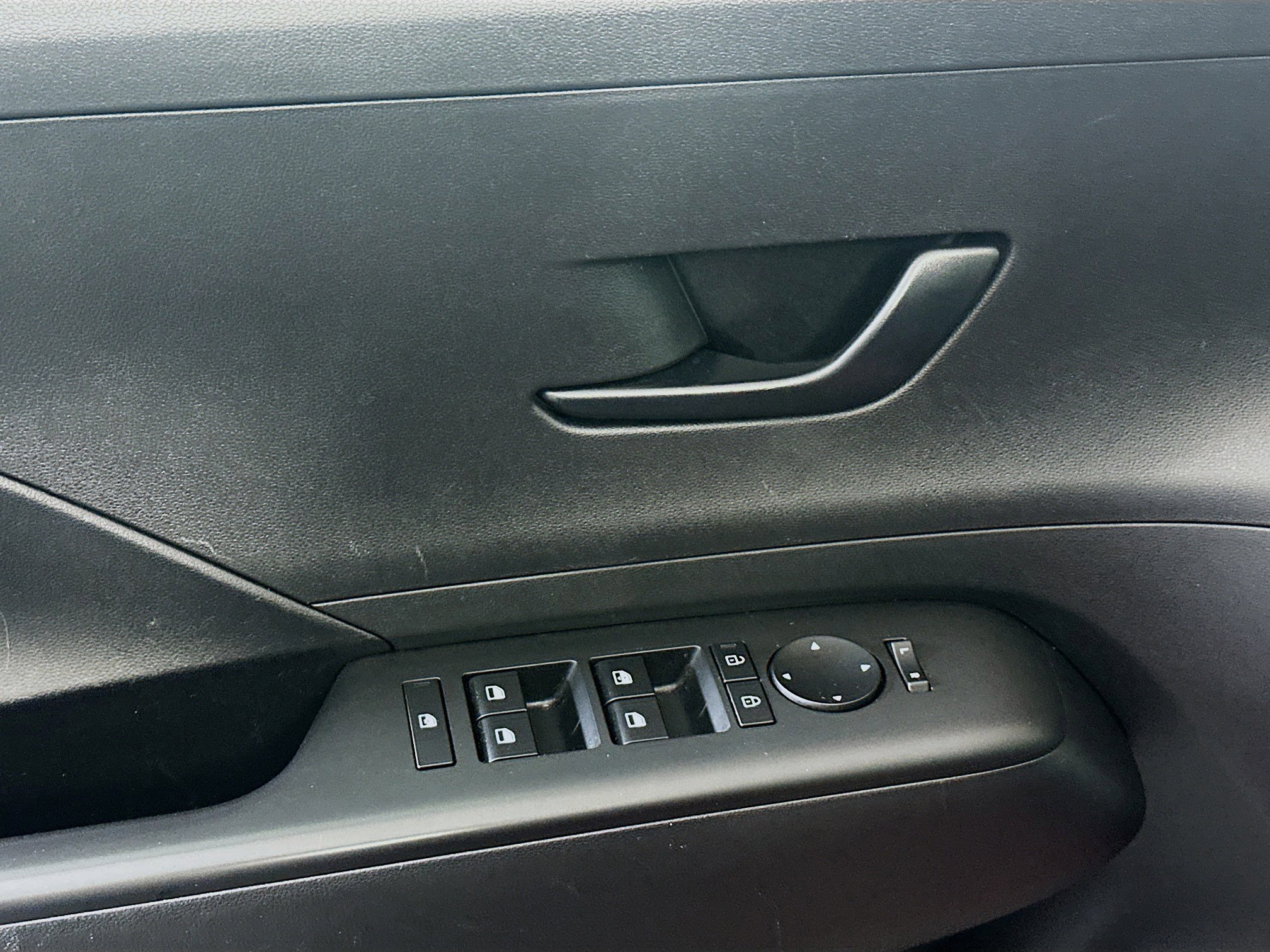 Used 2025 Hyundai Kona SEL image 15