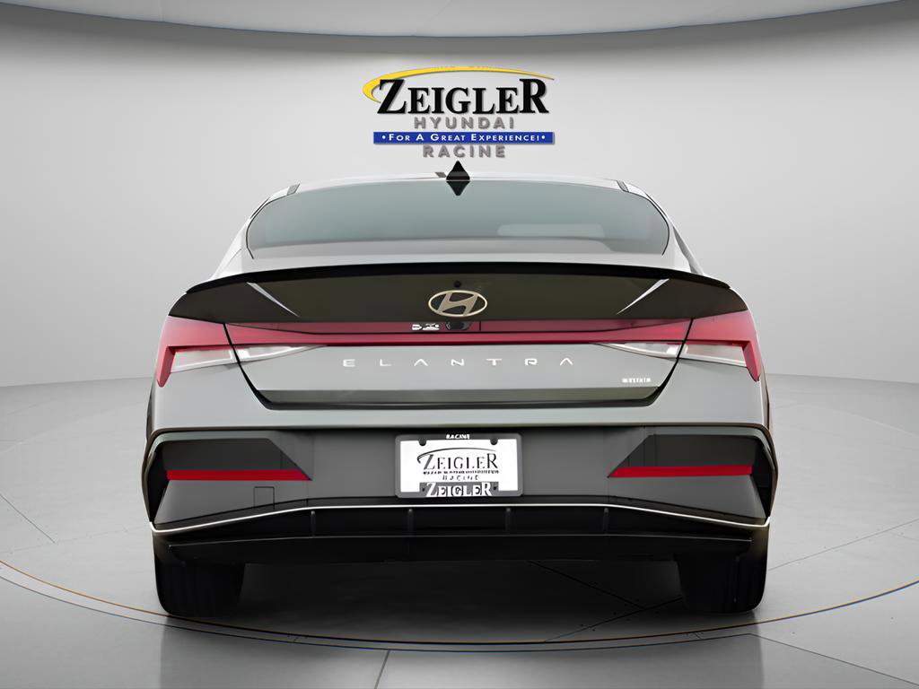 Certified 2025 Hyundai Elantra SEL FWD image 7