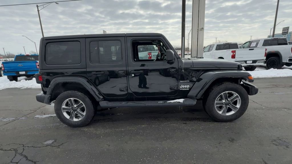 Used 2022 Jeep Wrangler Unlimited Sahara image 9