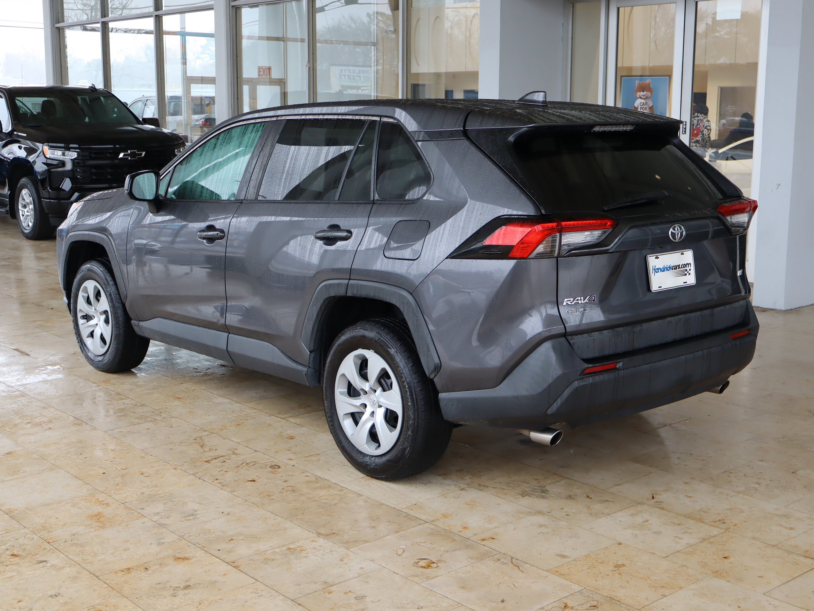 Used 2022 Toyota RAV4 LE image 8