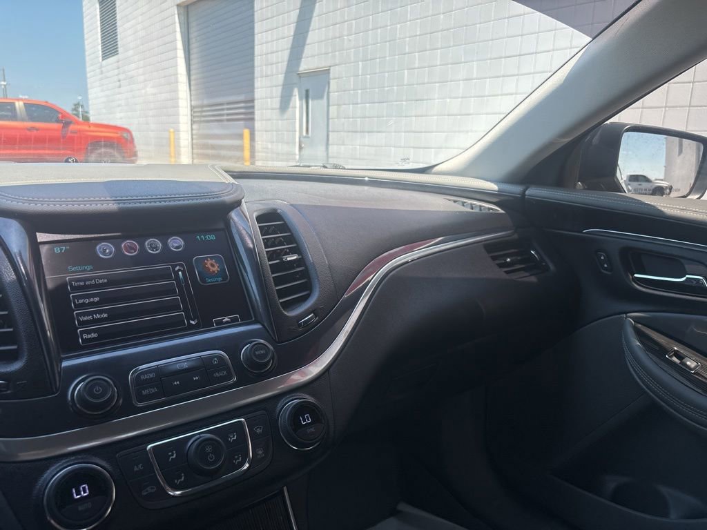 Used 2018 Chevrolet Impala LT FWD image 16