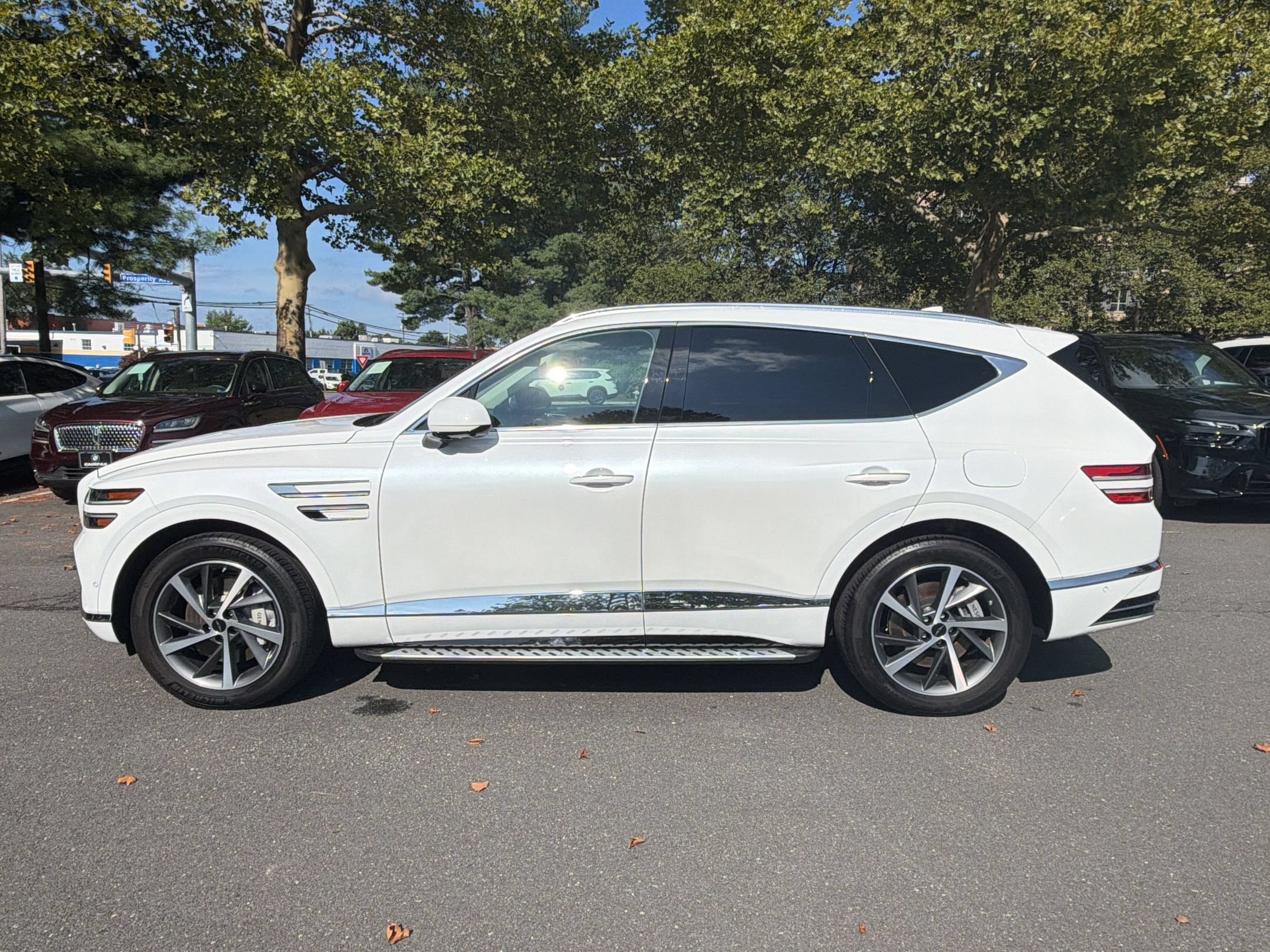 Used 2025 Genesis GV80 2.5T Advanced AWD/4WD image 2