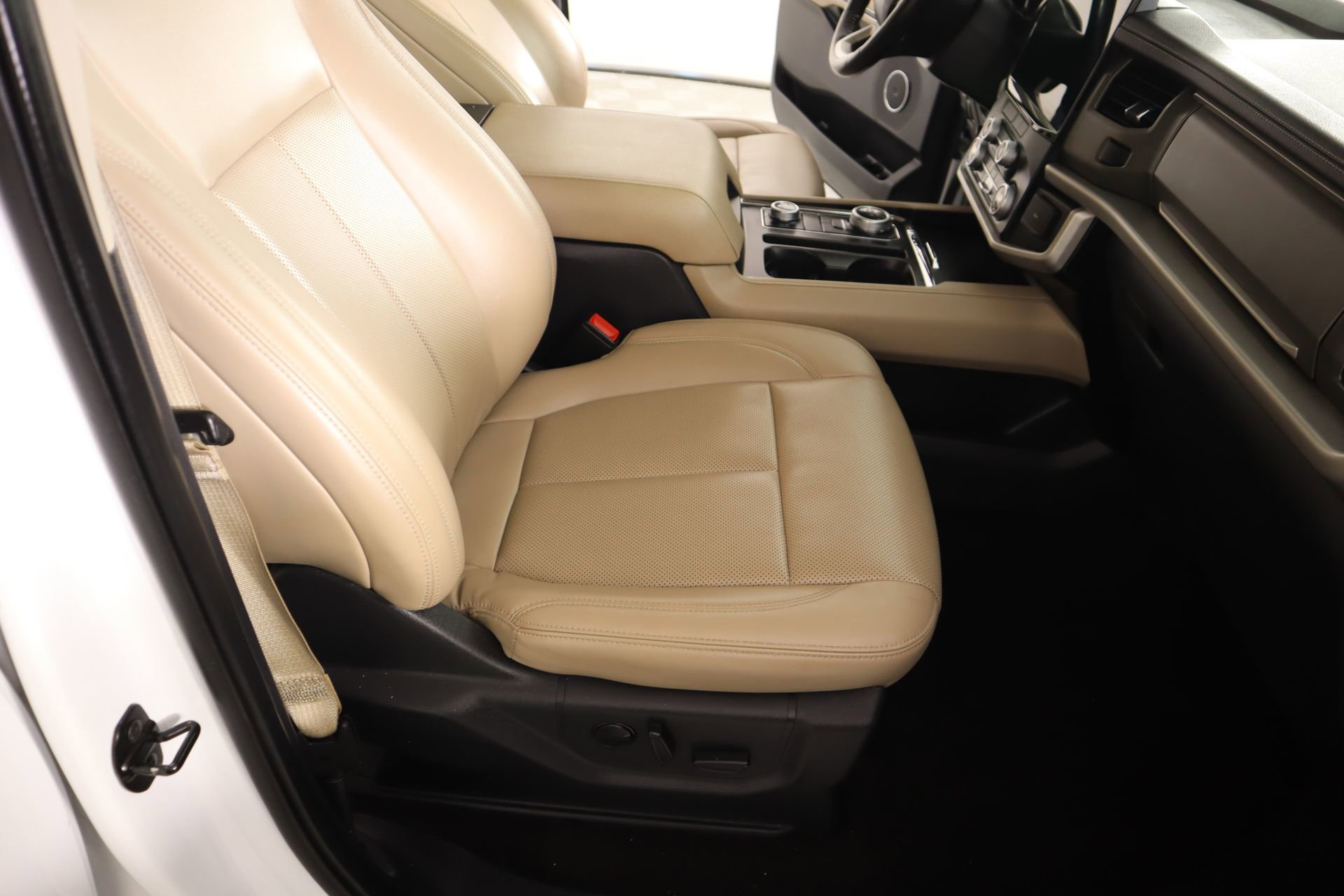 Used 2023 Ford Expedition Max XLT AWD/4WD image 15