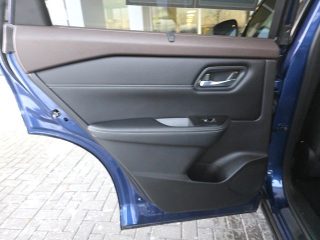 Used 2023 Nissan Rogue SL w/ SL Premium Package image 17