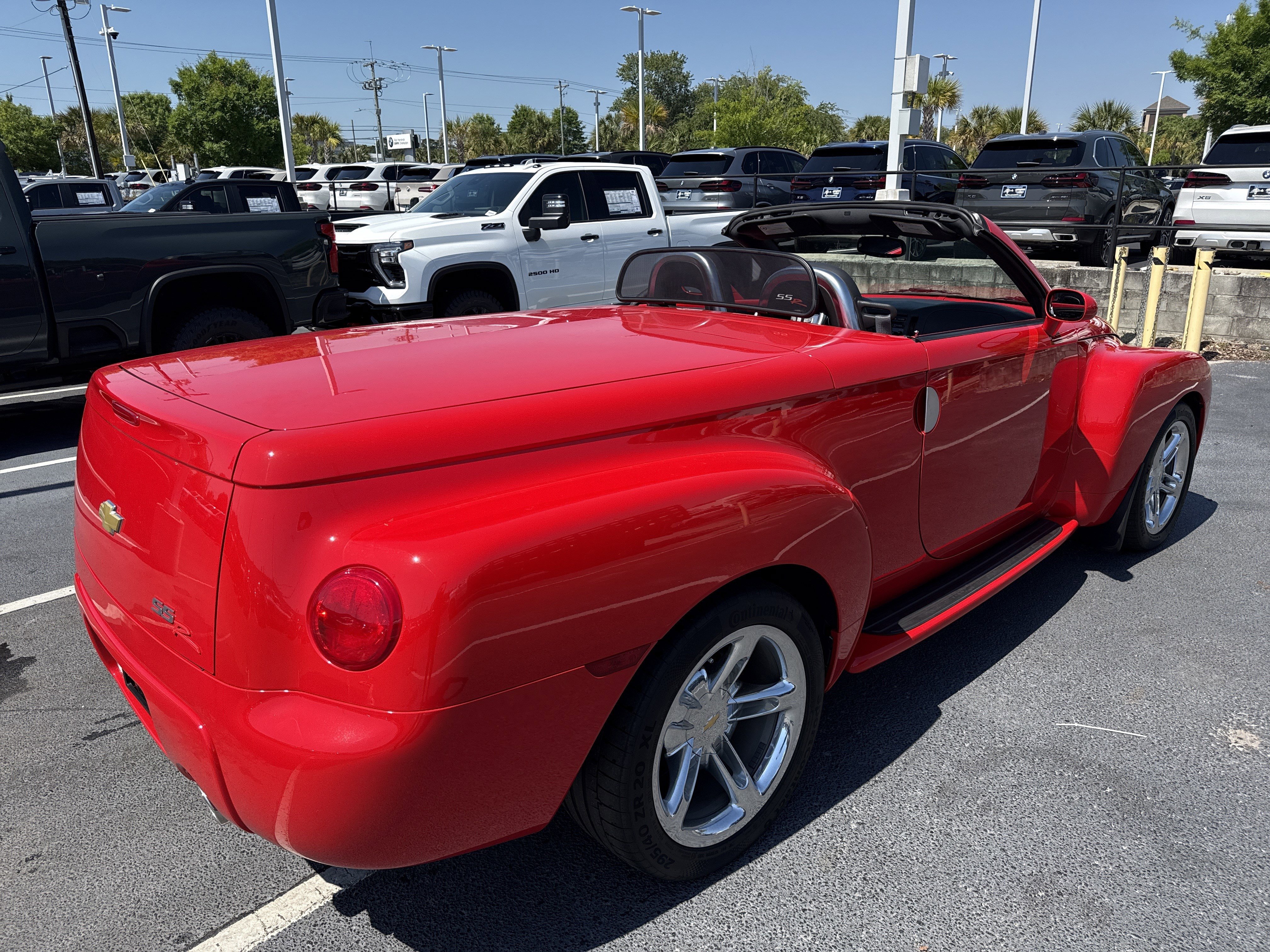 Used 2005 Chevrolet SSR w/ Preferred Equipment Group RWD image 37