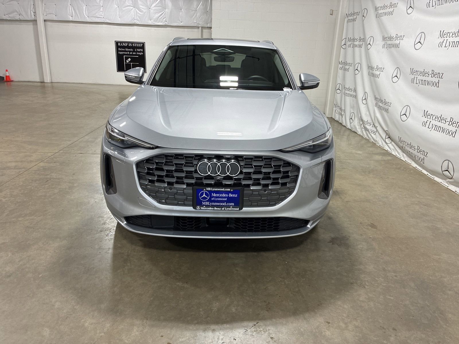 Used 2025 Audi Q5 Prestige image 2