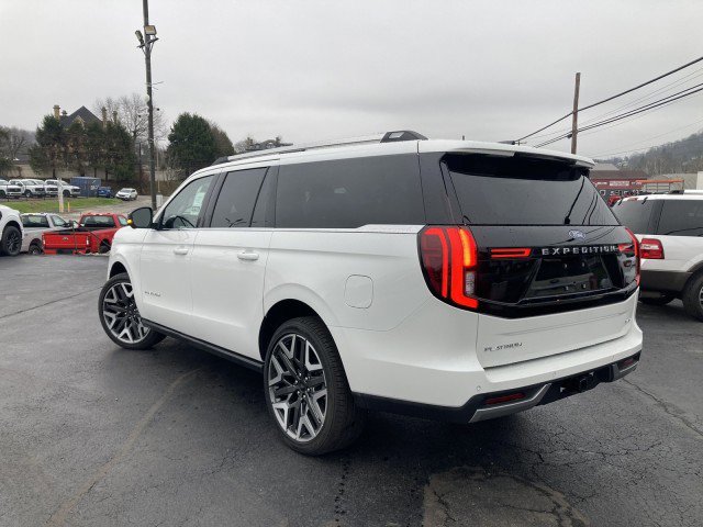 Used 2026 Ford Expedition Max Platinum w/ Platinum Ultimate Package AWD/4WD image 3