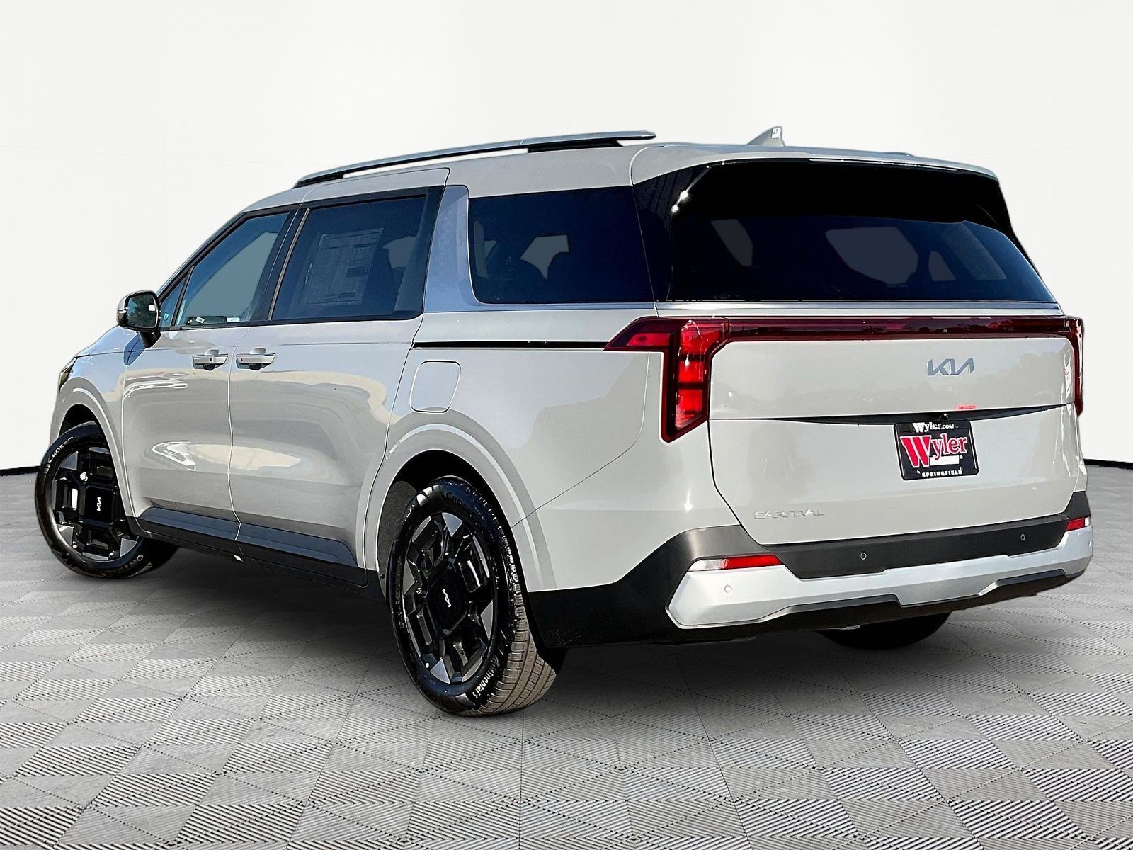 New 2027 Kia Carnival EX FWD image 4
